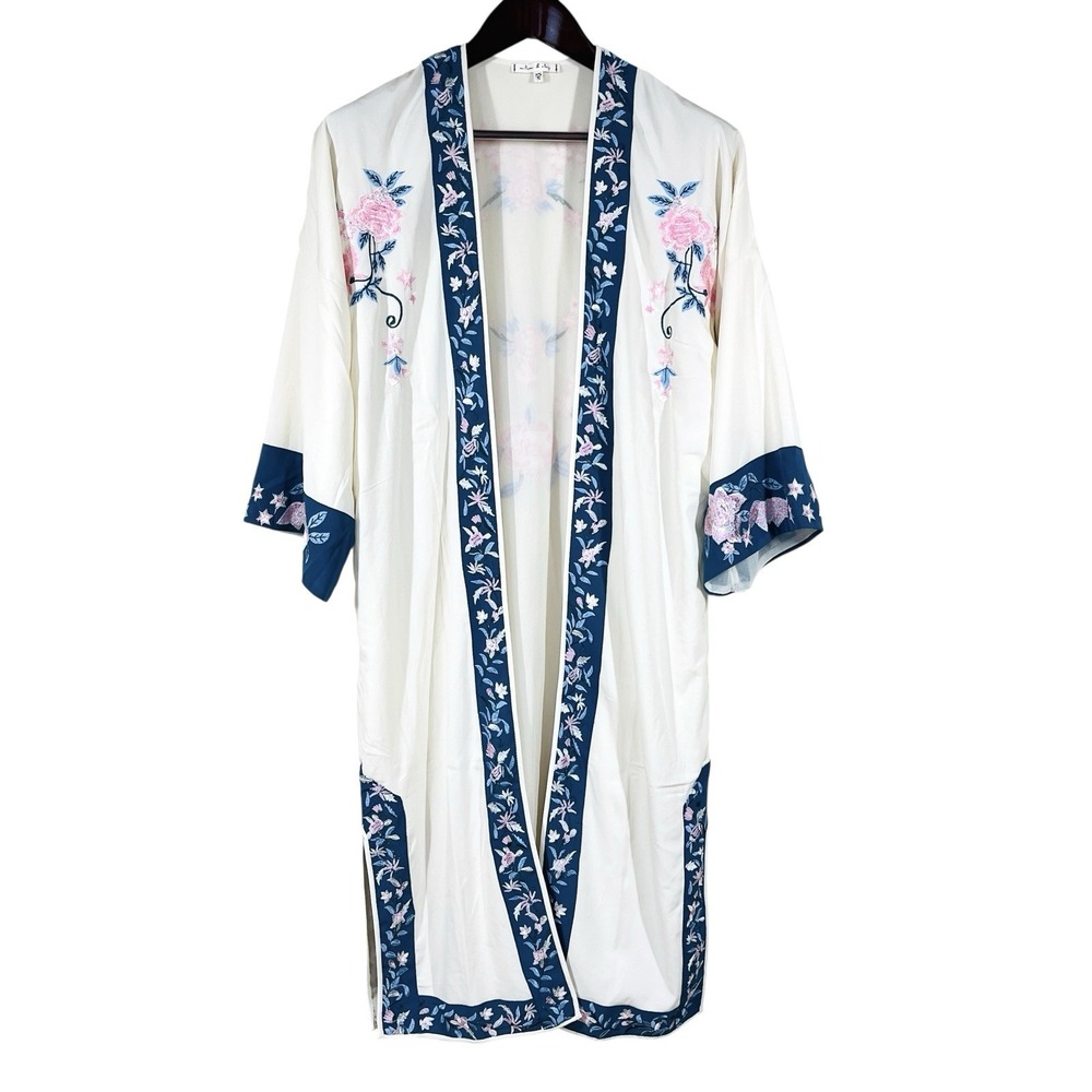 Willow & Clay Kimono XS/S Ivory Embroidered Flowers Satin Robe Open Front Duster